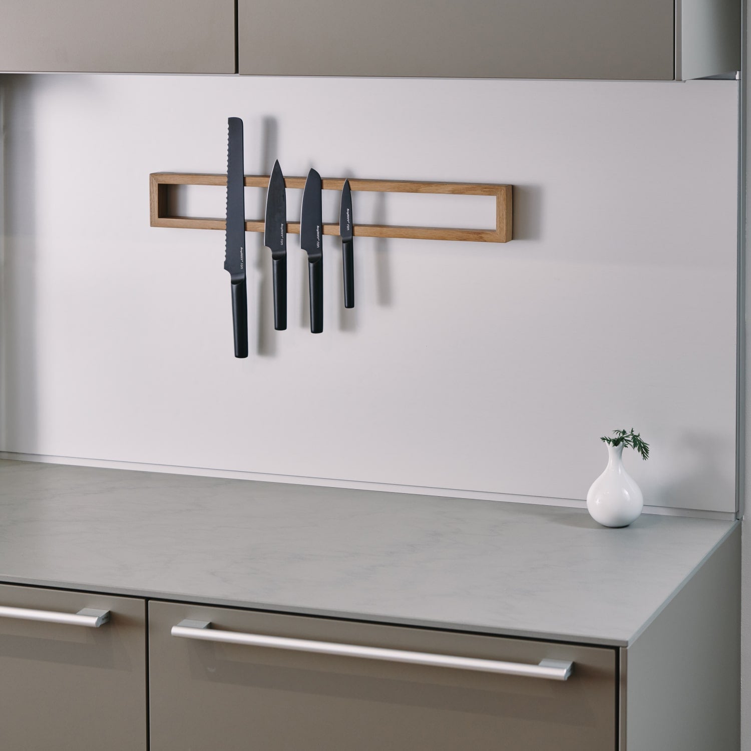 Magnetic knife holder Wall Rack