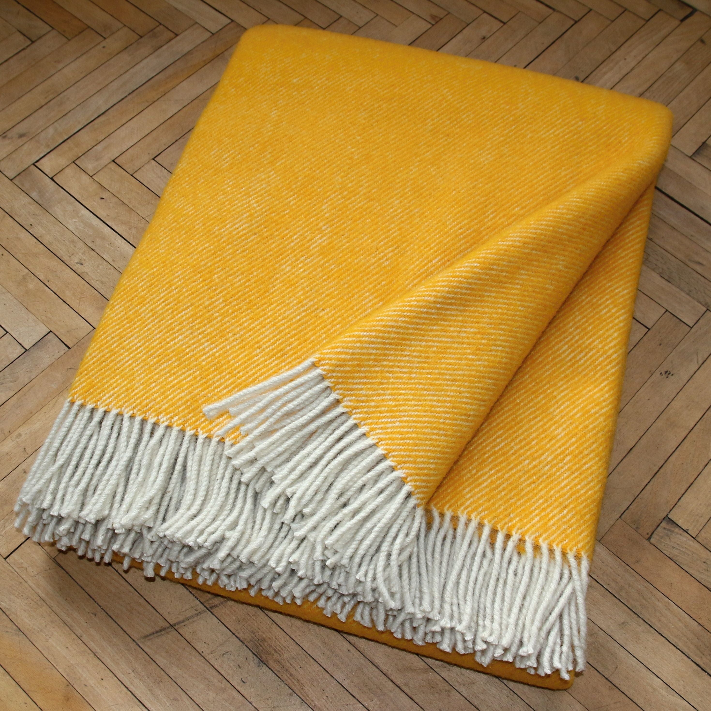 Sheep wool blanket - yellow